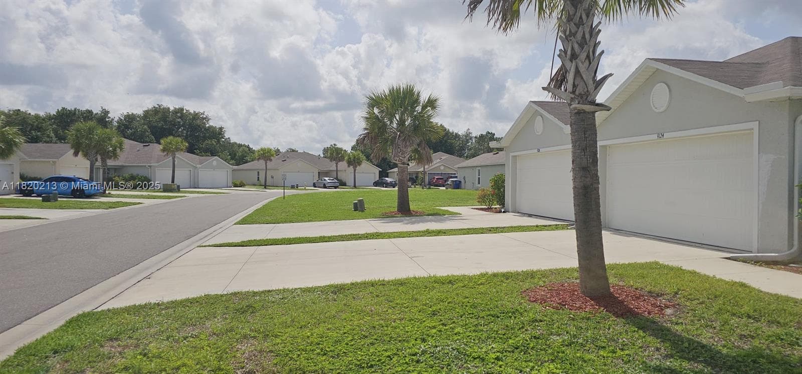9124 Aegean Cir, Lehigh Acres, FL 33936 — zdjęcie 2
