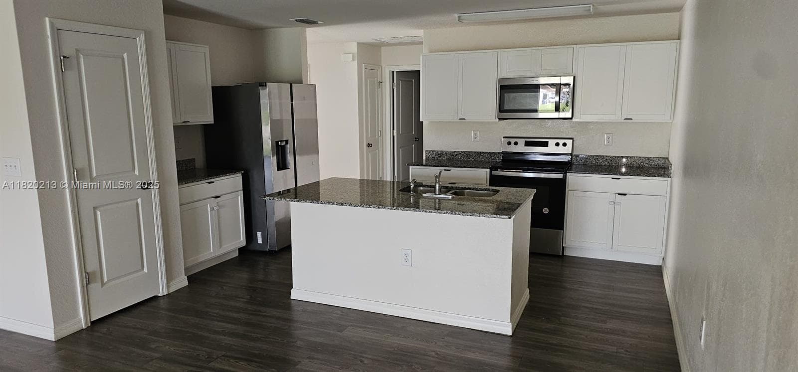 9124 Aegean Cir, Lehigh Acres, FL 33936 — zdjęcie 4