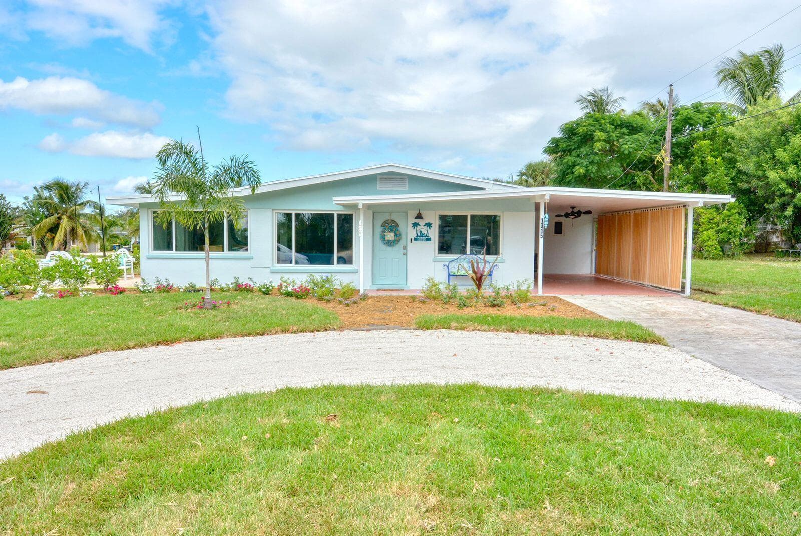 1315 NE Flora Place, Jensen Beach, FL 34957 — zdjęcie 2