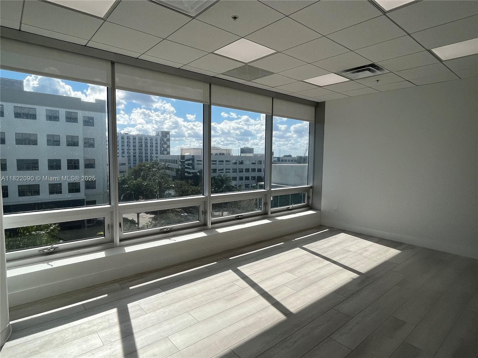 20900 NE 30th Ave # 410-411-412, Aventura, FL 33180 — zdjęcie 2