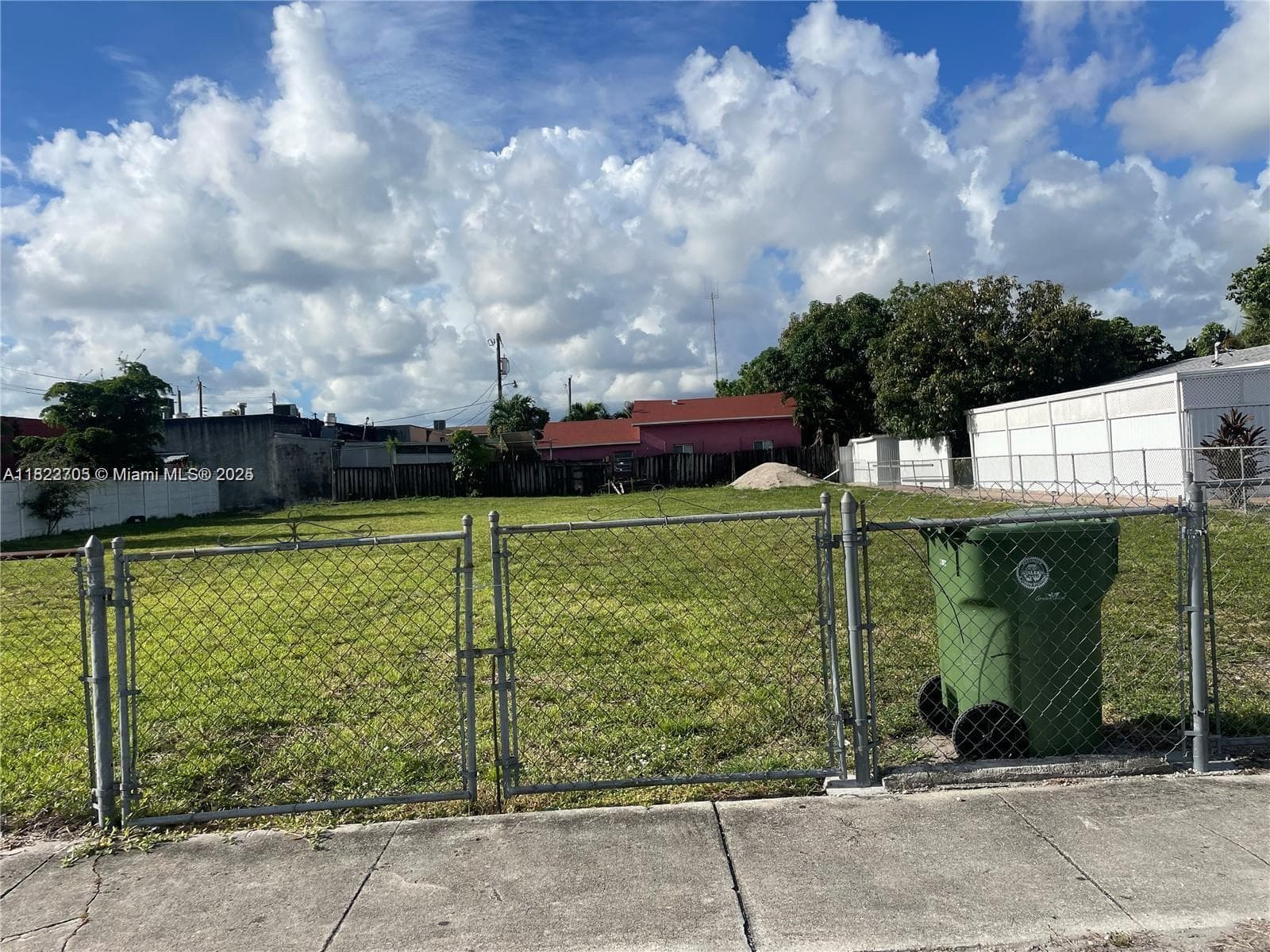 20 W 40th Pl, Hialeah, FL 33012 — zdjęcie 2