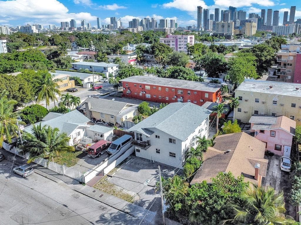429 NW 10th Avenue, Miami, FL 33128 — zdjęcie 2