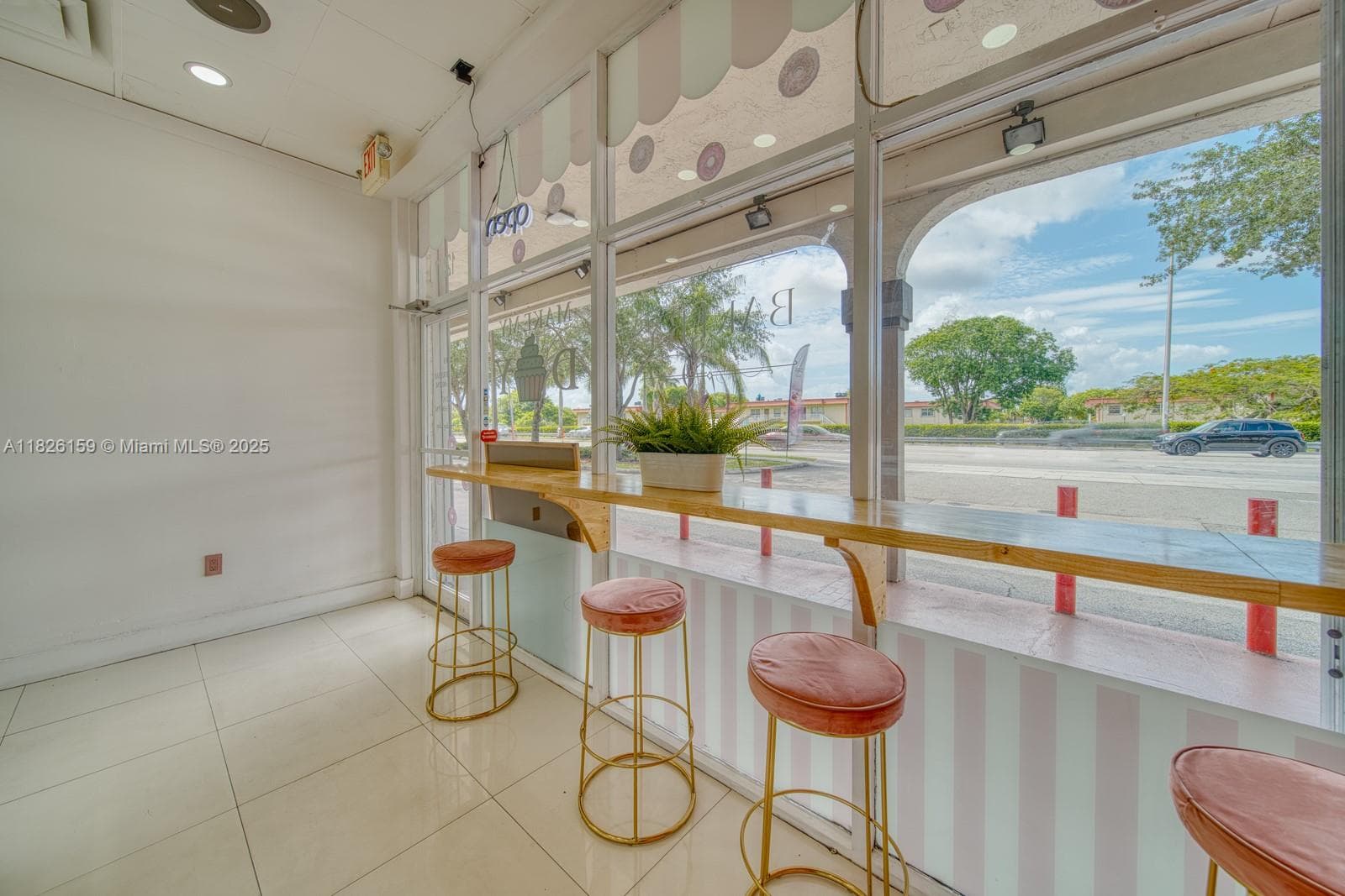 Bakery & Cafe For Sale On Bird Road, Kendall, FL 33175 — zdjęcie 4
