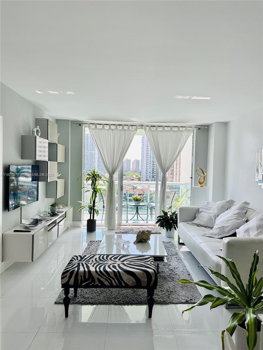 19390 Collins Ave # 911, Sunny Isles Beach, FL 33160 — zdjęcie 3