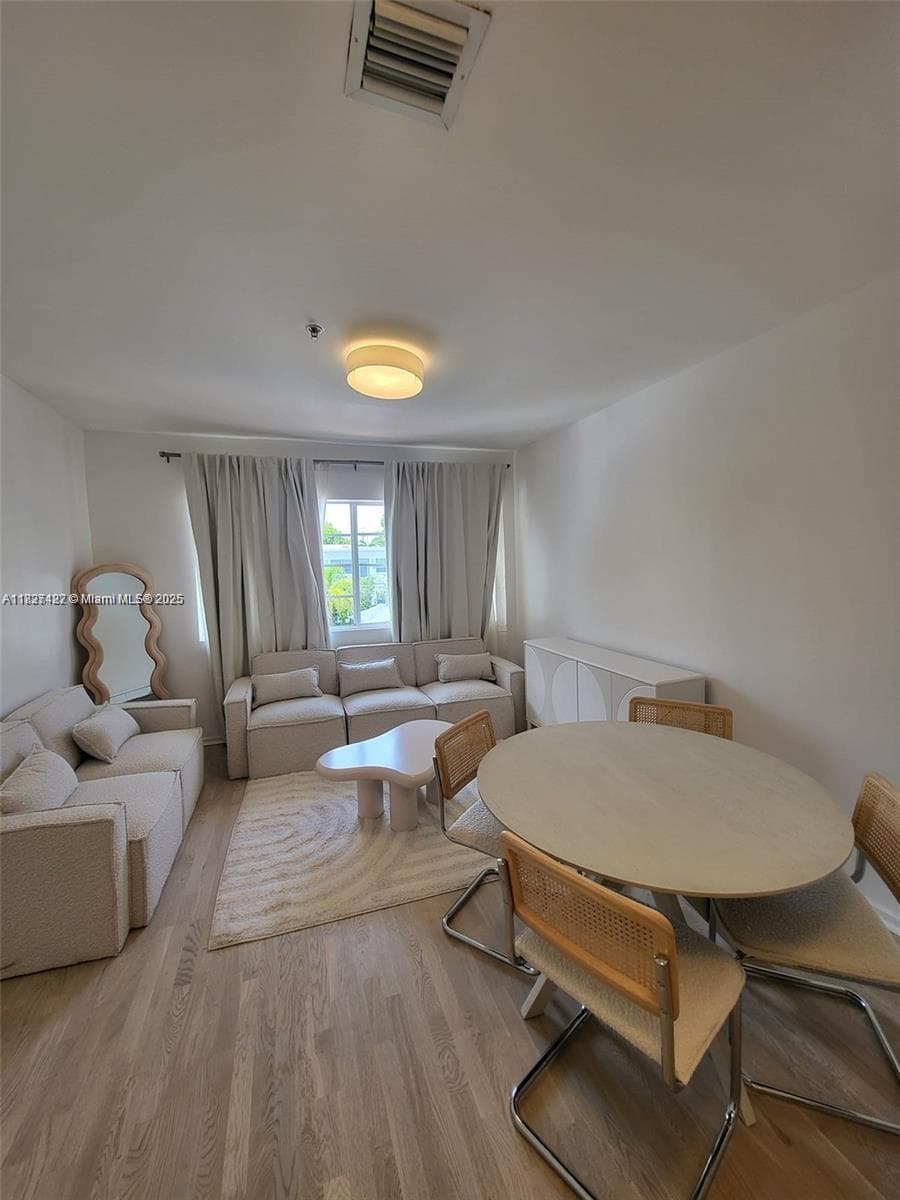 810 7th St # 206, Miami Beach, FL 33139 — zdjęcie 2