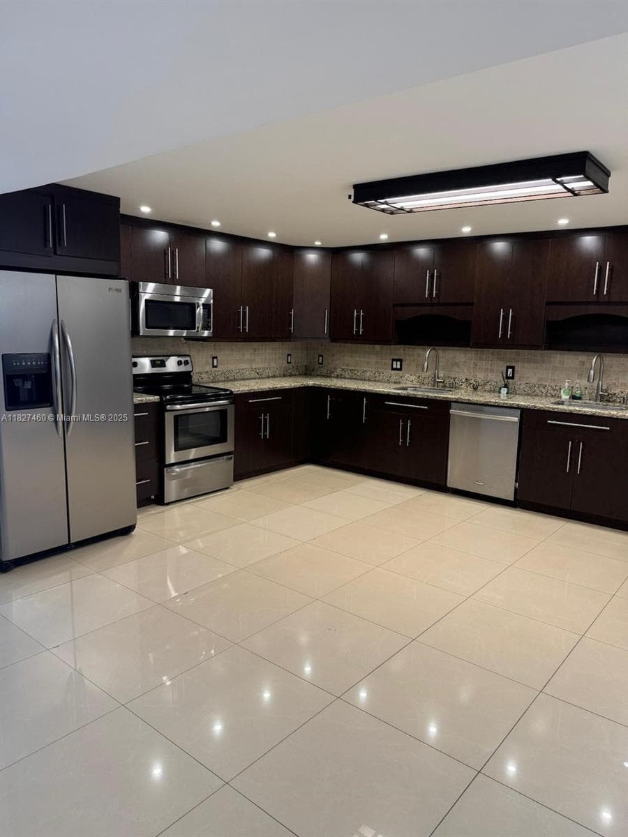 20401 NE 30th Ave # 124-8, Aventura, FL 33180 — zdjęcie 2