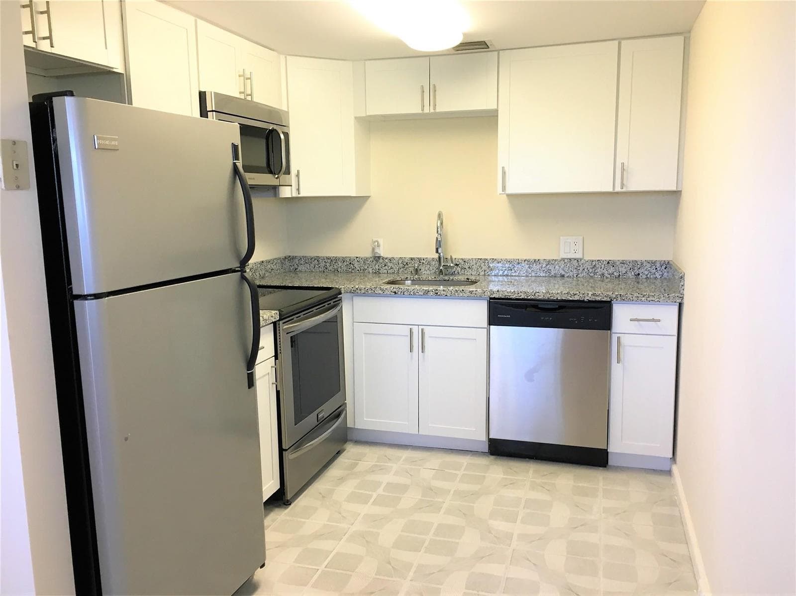 551 SW 135th Avenue # 405b, Pembroke Pines, FL 33027 — zdjęcie 2