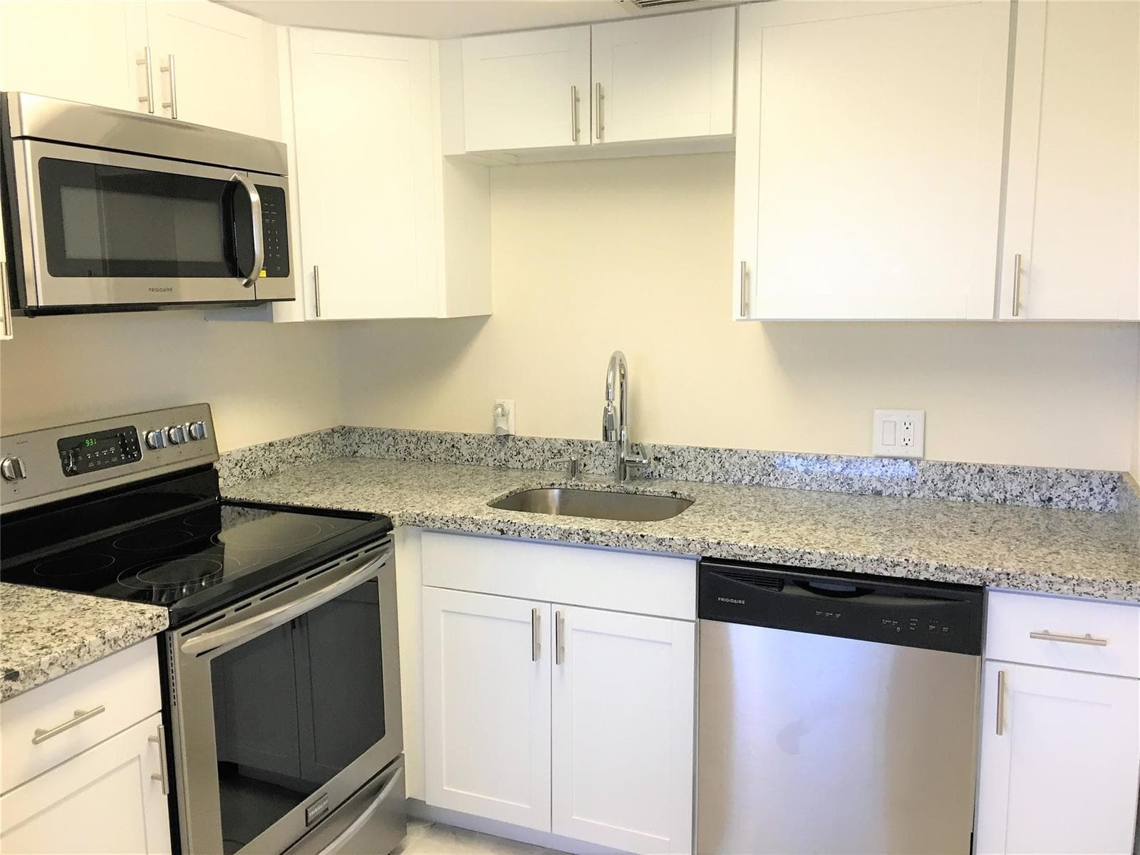 551 SW 135th Avenue # 405b, Pembroke Pines, FL 33027 — zdjęcie 3