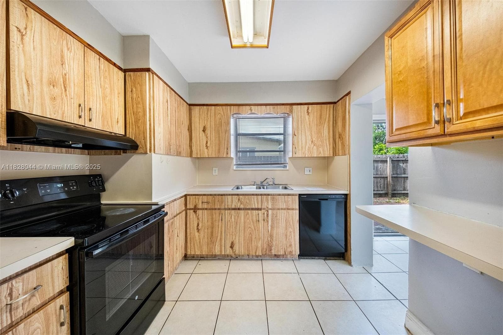 4130 NW 12th Ave, Oakland Park, FL 33309 — zdjęcie 2