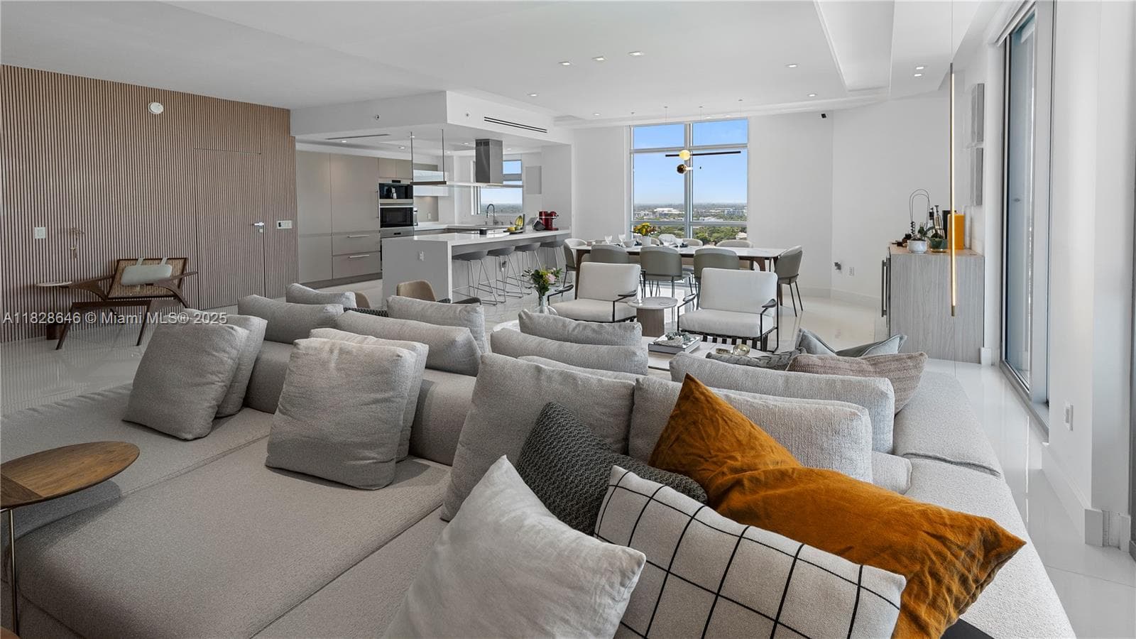 17301 Biscayne Blvd # 2102, North Miami Beach, FL 33160 — zdjęcie 2