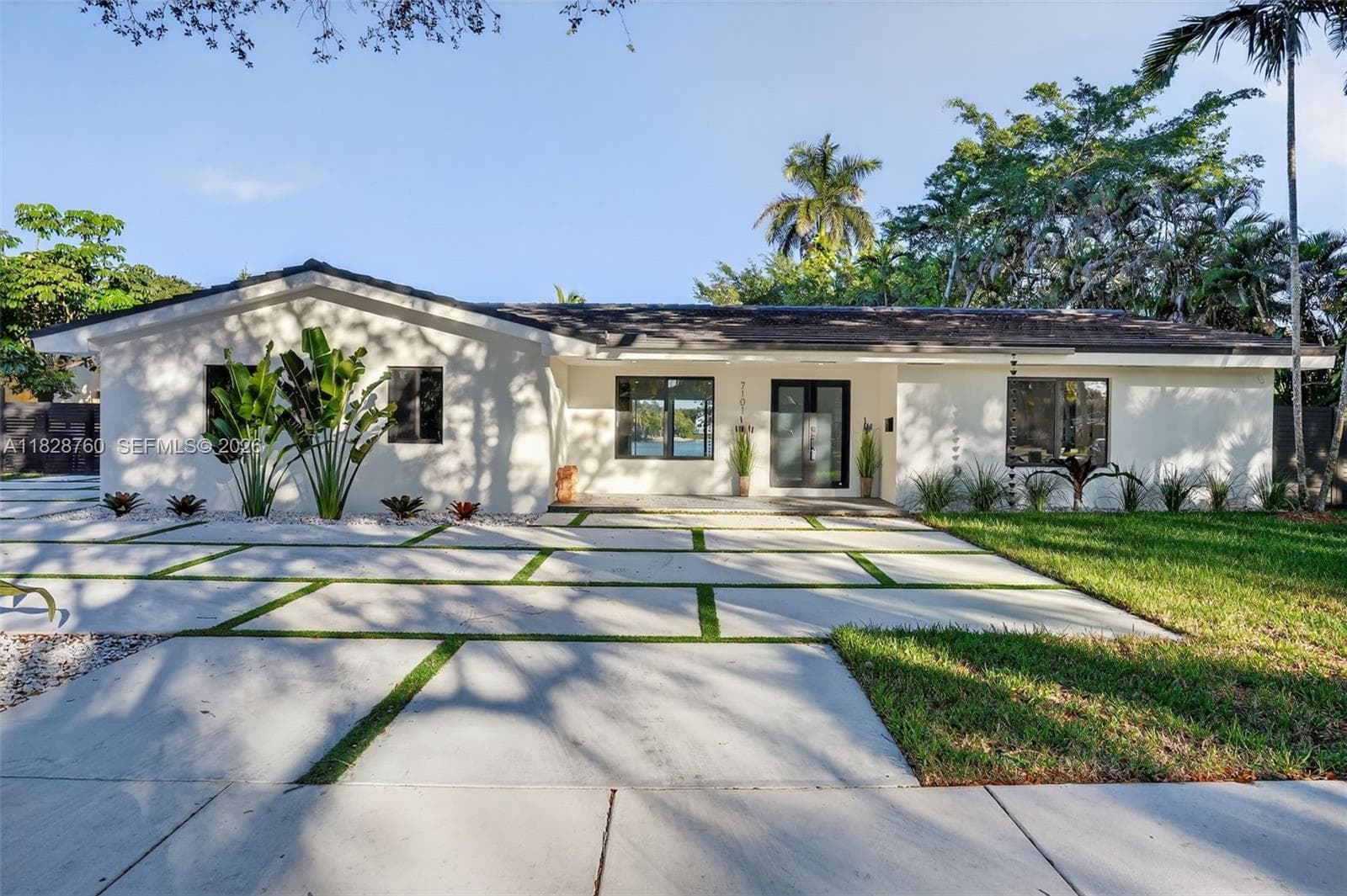 7101 E Troon Cir, Miami Lakes, FL 33014 — zdjęcie 2
