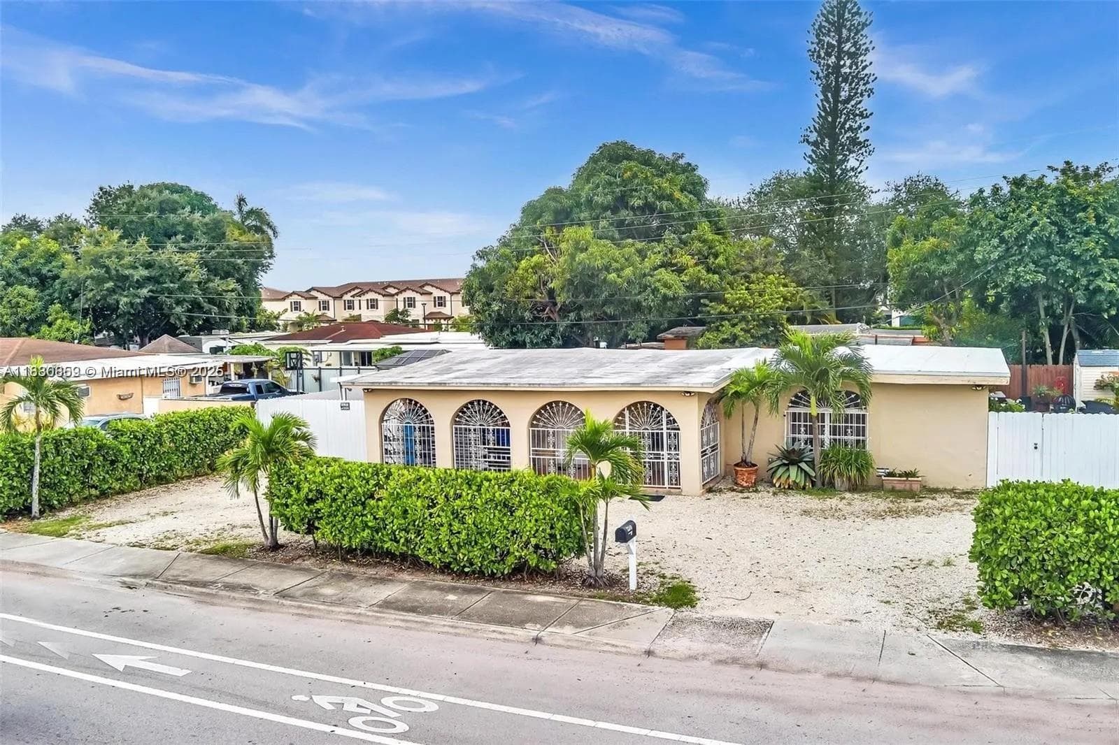 12840 NW 22nd Ave, Miami, FL 33167 — zdjęcie 2