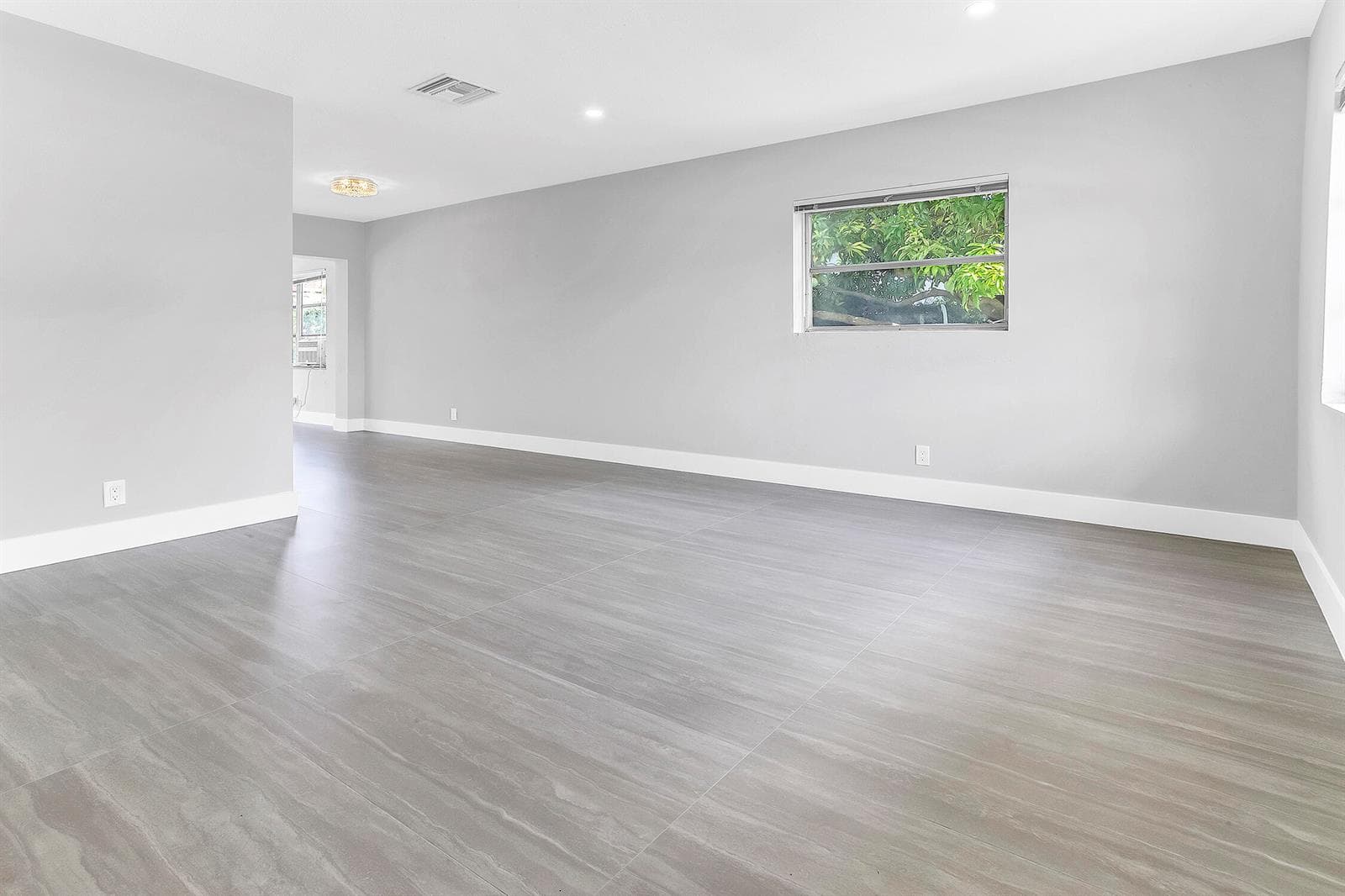 7609 NW 70 Avenue, Tamarac, FL 33321 — zdjęcie 2