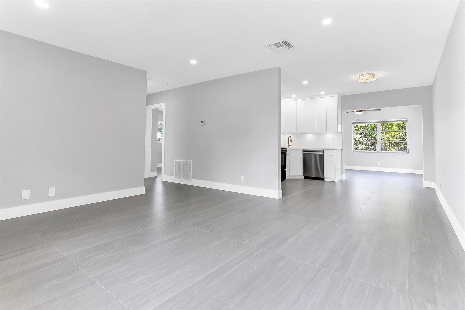 7609 NW 70 Avenue, Tamarac, FL 33321 — zdjęcie 5