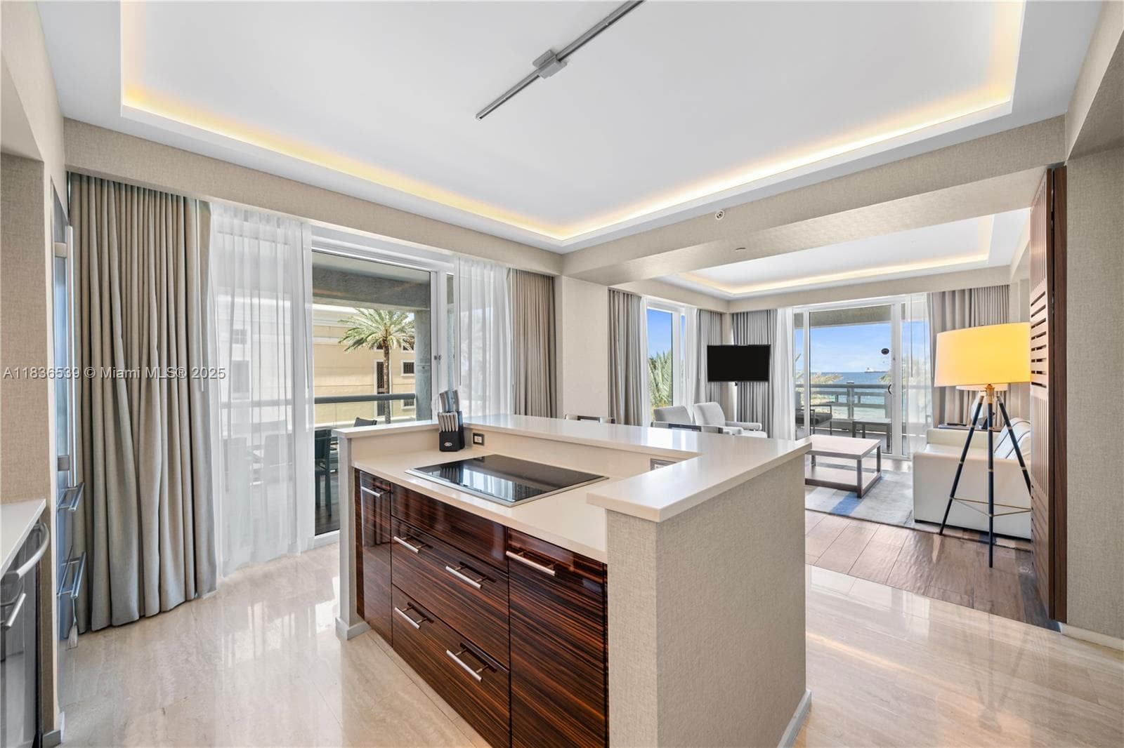551 N Fort Lauderdale Beach Blvd # R201, Fort Lauderdale, FL 33304 — zdjęcie 2