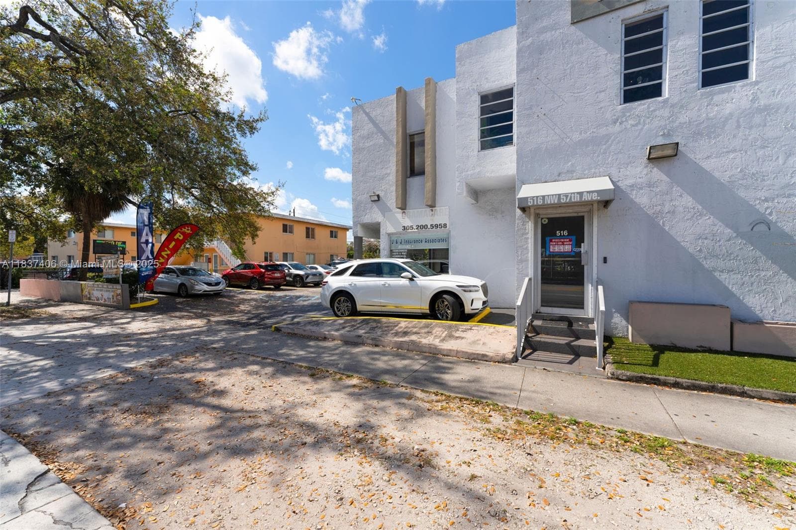 516 NW 57th Ave, Miami, FL 33126 — zdjęcie 5