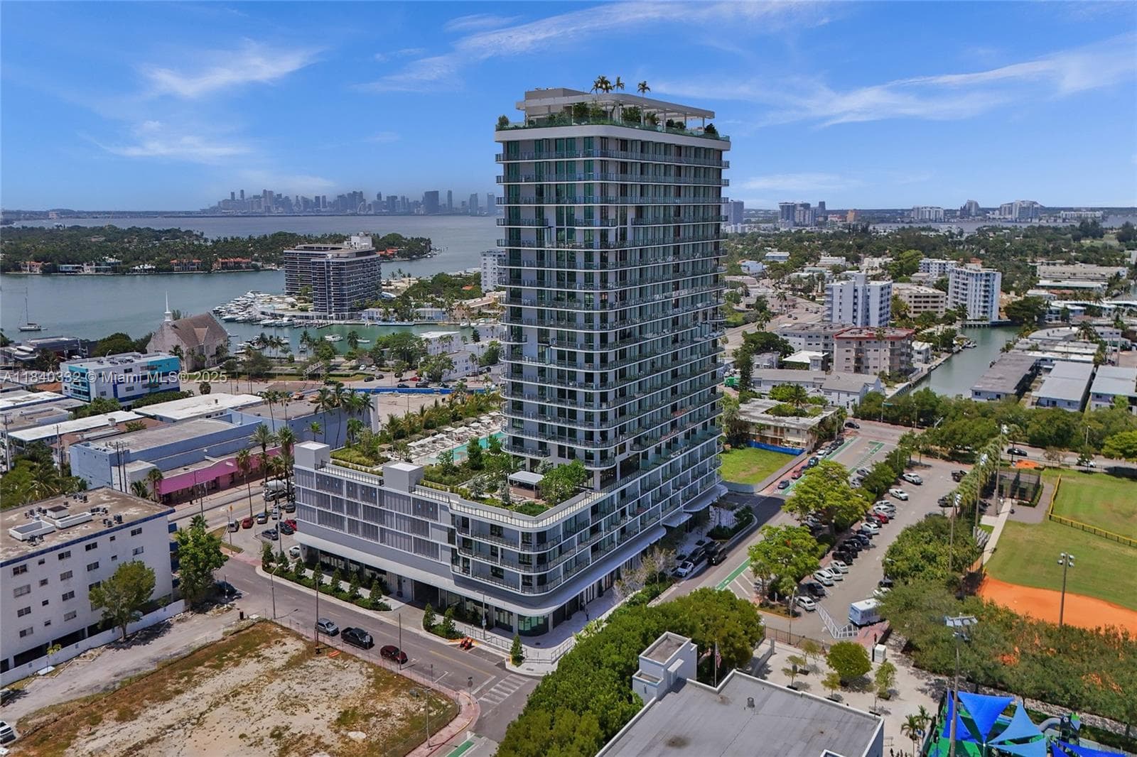 580 72nd St # 1208, Miami Beach, FL 33141 — zdjęcie 3