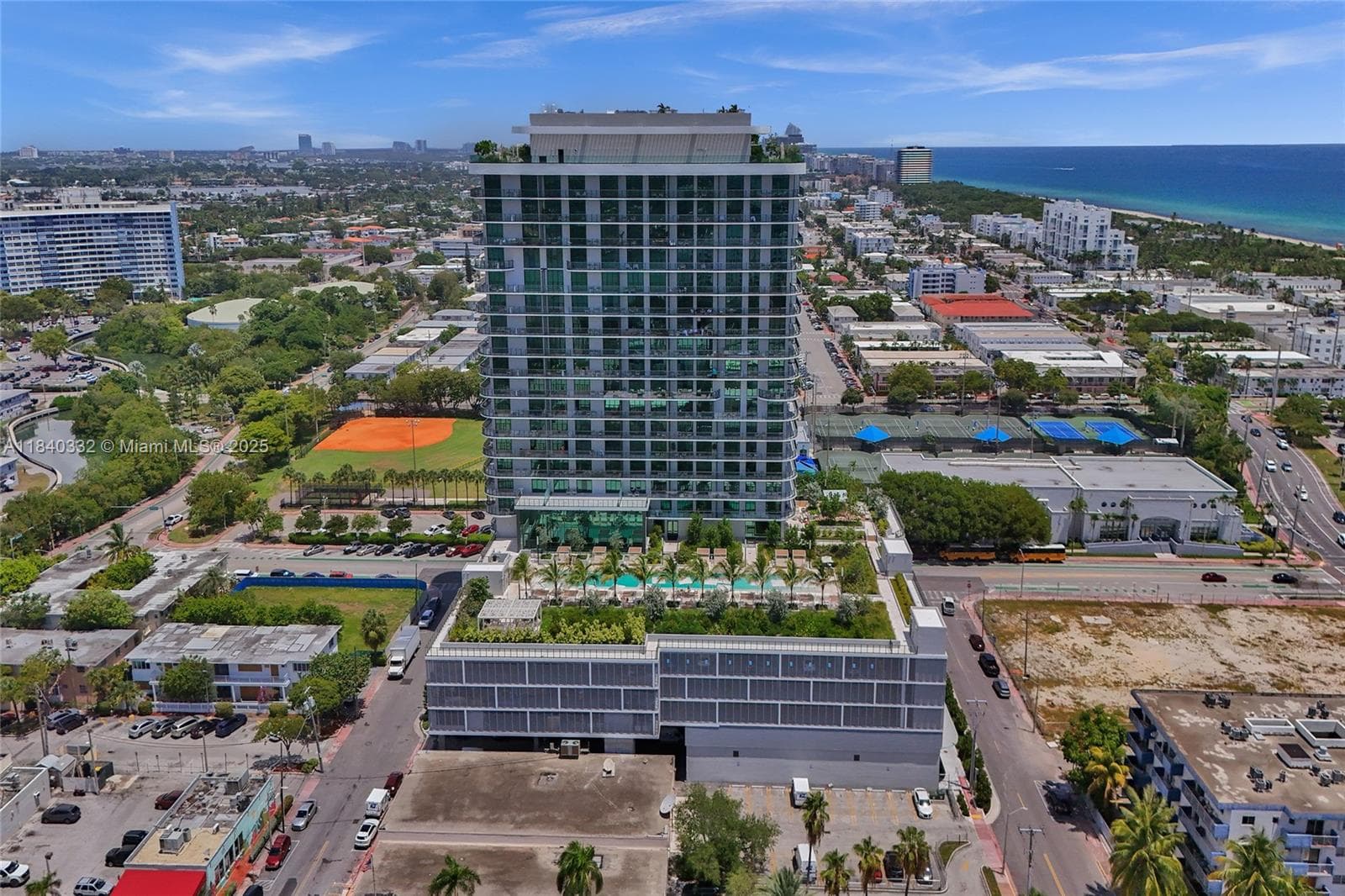 580 72nd St # 1208, Miami Beach, FL 33141 — zdjęcie 4