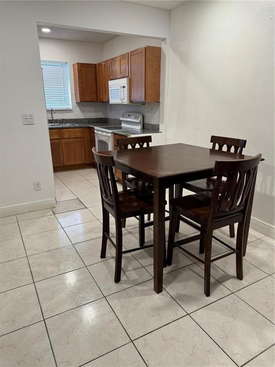 2452 Taylor Street # 204, Hollywood, FL 33020 — zdjęcie 4