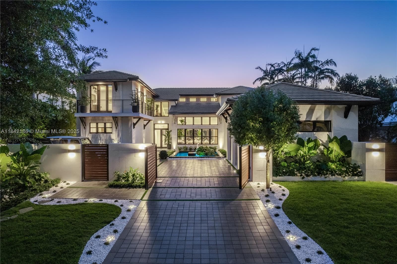 4241 Palm Ln, Miami, FL 33137 — zdjęcie 3
