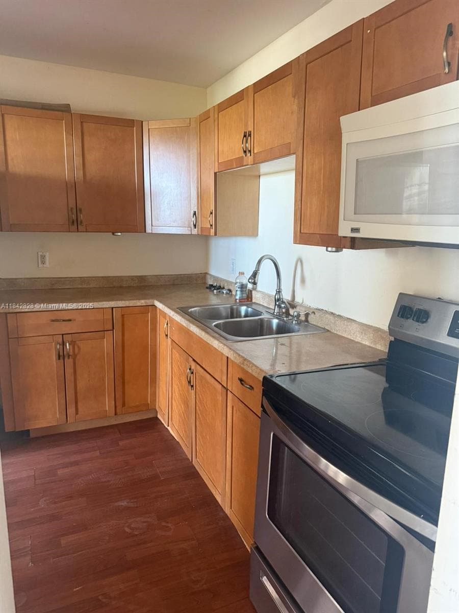 2025 NE 164th St # 818, North Miami Beach, FL 33162 — zdjęcie 3