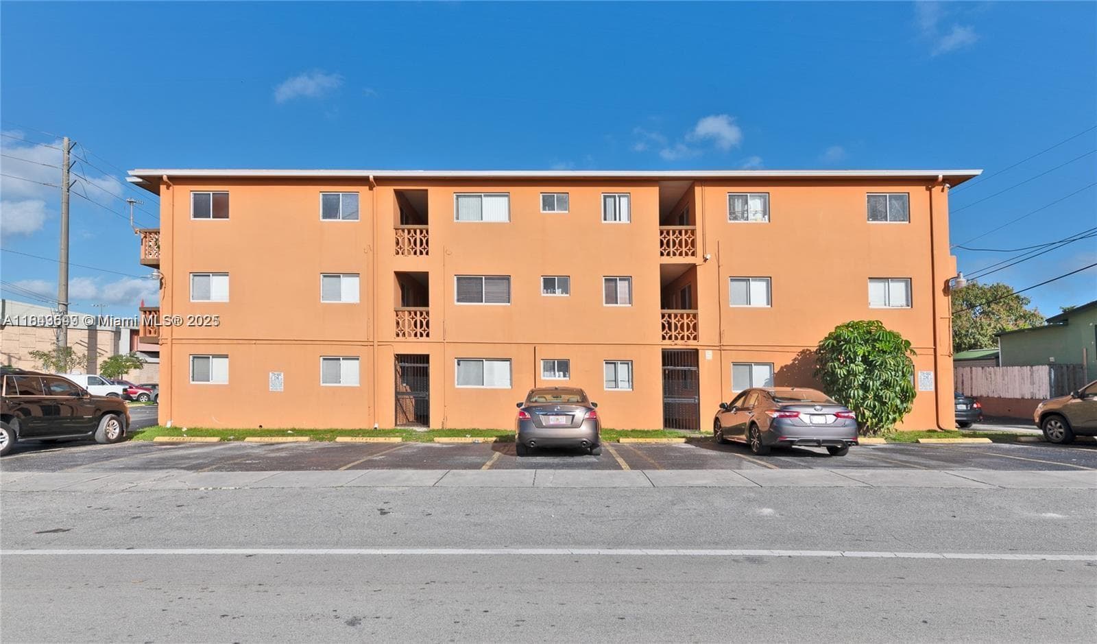 2330 NW 11th St # 47, Miami, FL 33125 — zdjęcie 5
