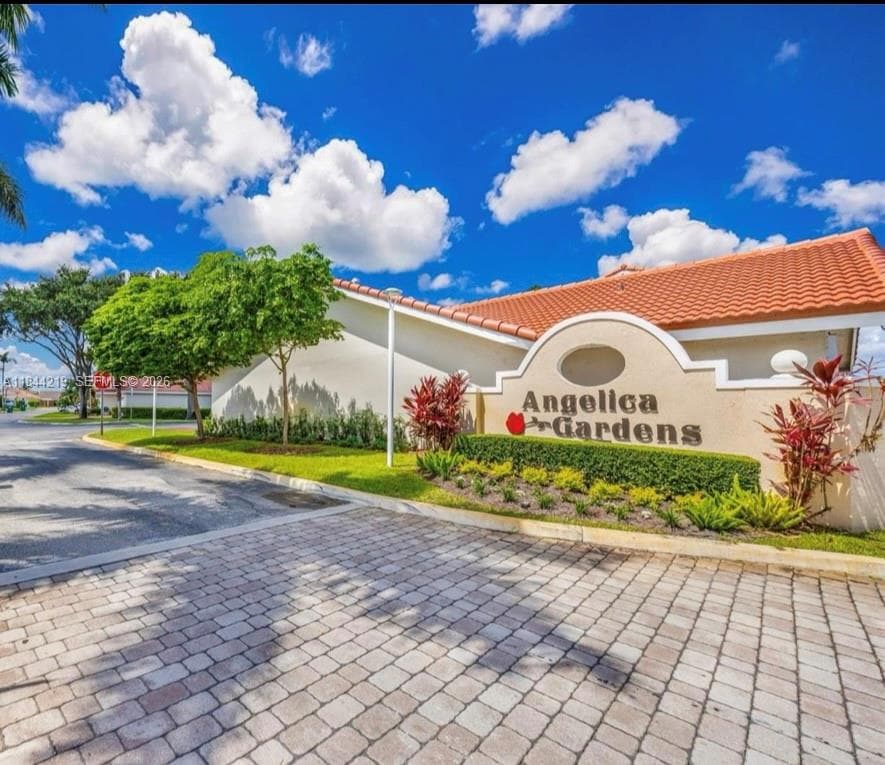 8453 NW 189 Street Rd, Hialeah, FL 33015 — zdjęcie 3