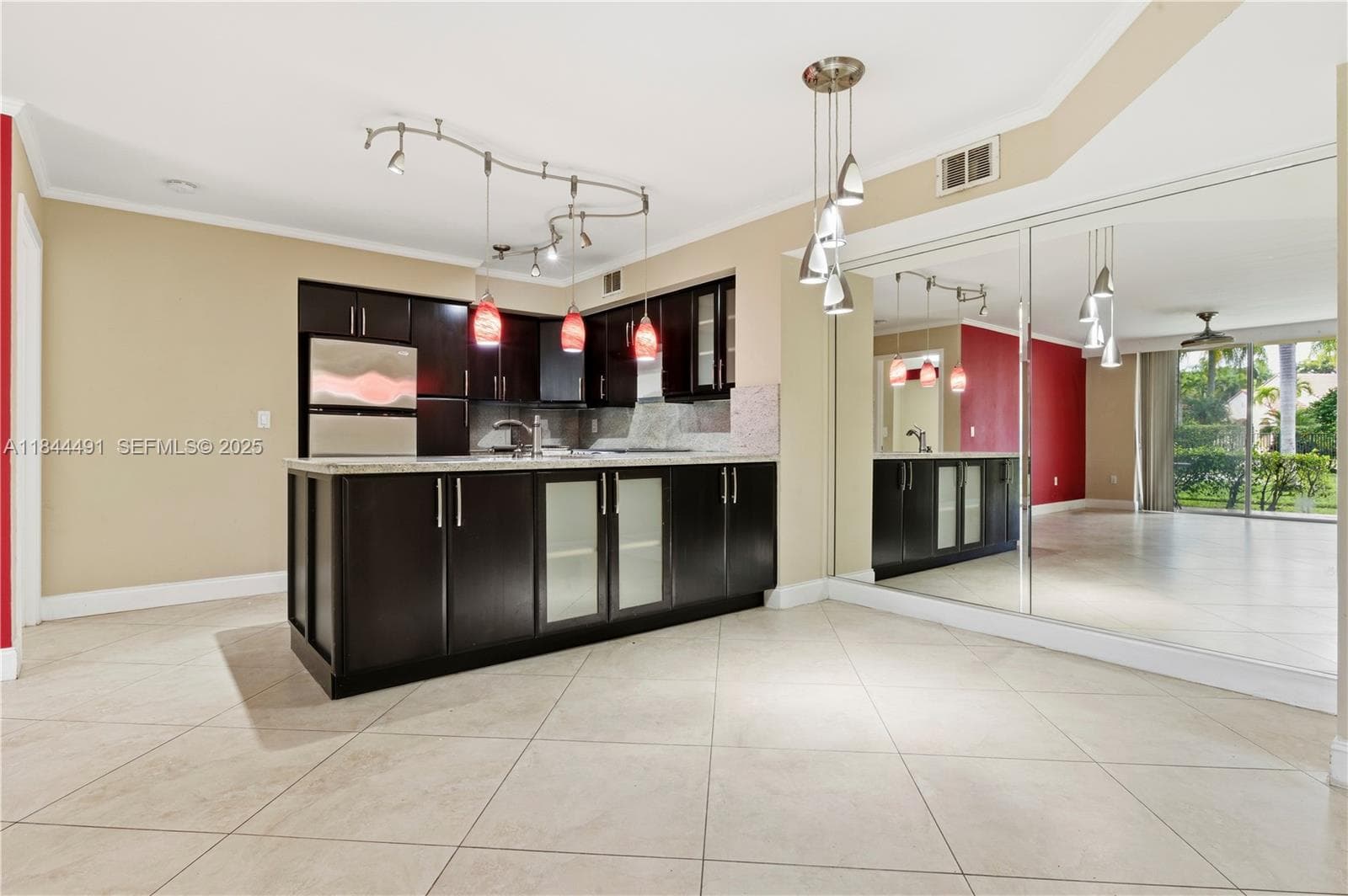1733 Village Blvd # 108, West Palm Beach, FL 33409 — zdjęcie 2