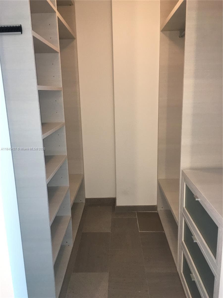 88 SW 7th St # 2305, Miami, FL 33130 — zdjęcie 3