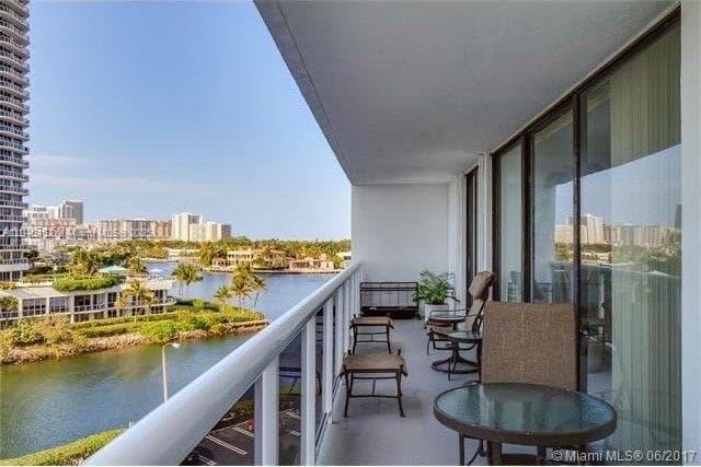 20515 E Country Club Dr # 1449, Aventura, FL 33180