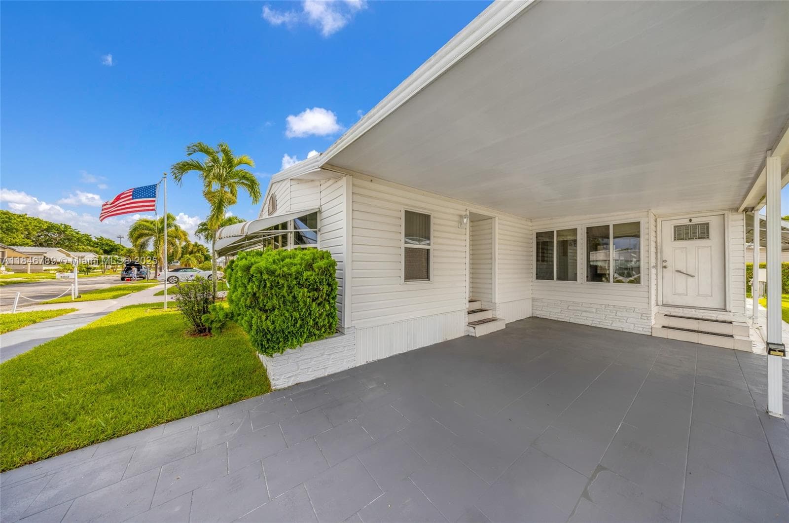 5298 NW 4th Ter, Deerfield Beach, FL 33064