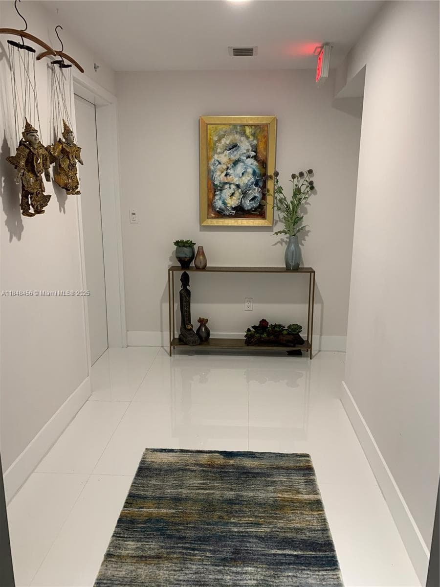 16385 Biscayne Blvd # 1503 +2Parking, North Miami Beach, FL 33160 — zdjęcie 2