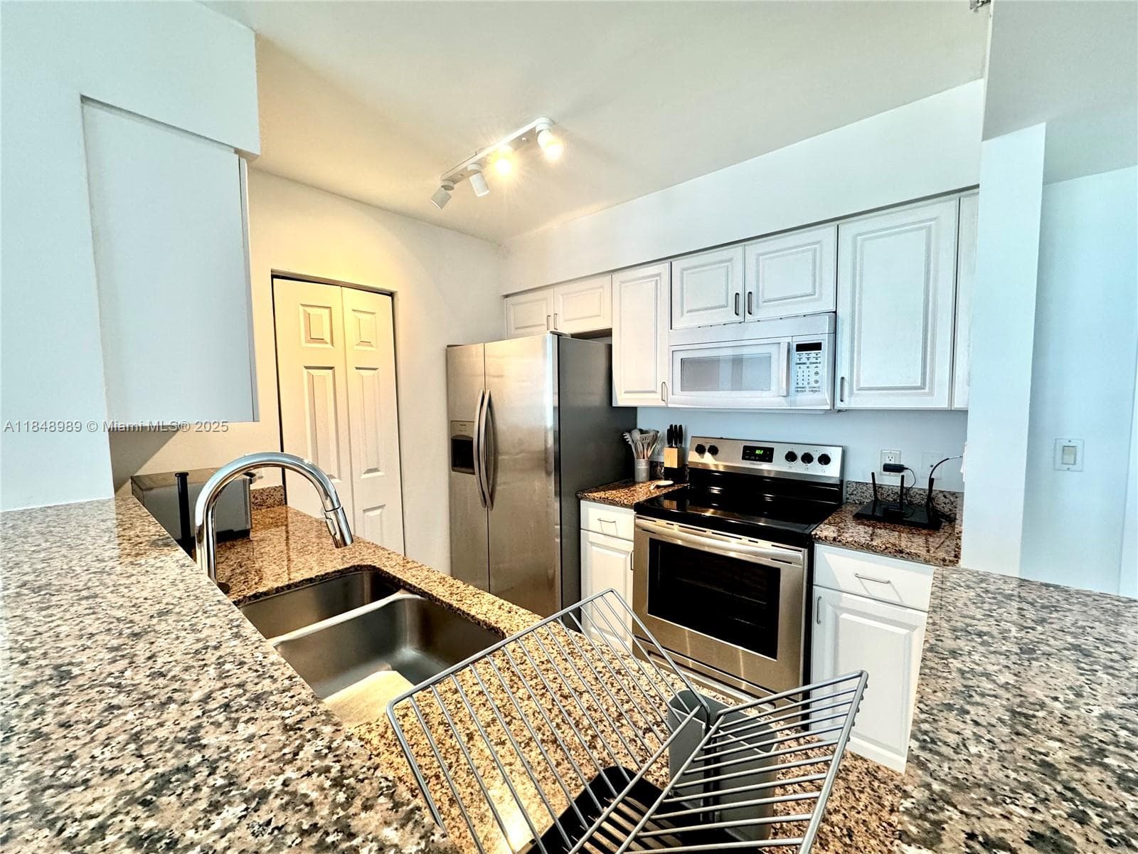1155 Brickell Bay Dr # 906, Miami, FL 33131 — zdjęcie 2