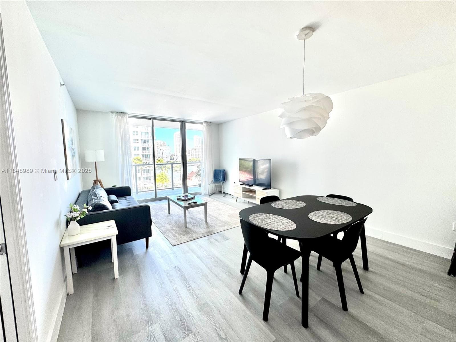 1155 Brickell Bay Dr # 906, Miami, FL 33131 — zdjęcie 4