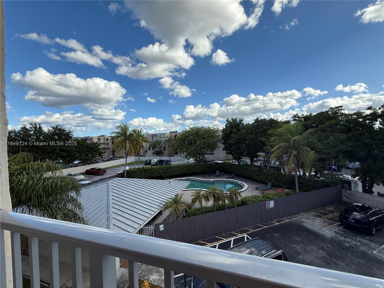 10900 SW 104th St # 323, Miami, FL 33176