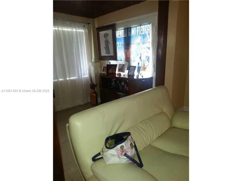 321 NW 13th Ave, Miami, FL 33125 — zdjęcie 4