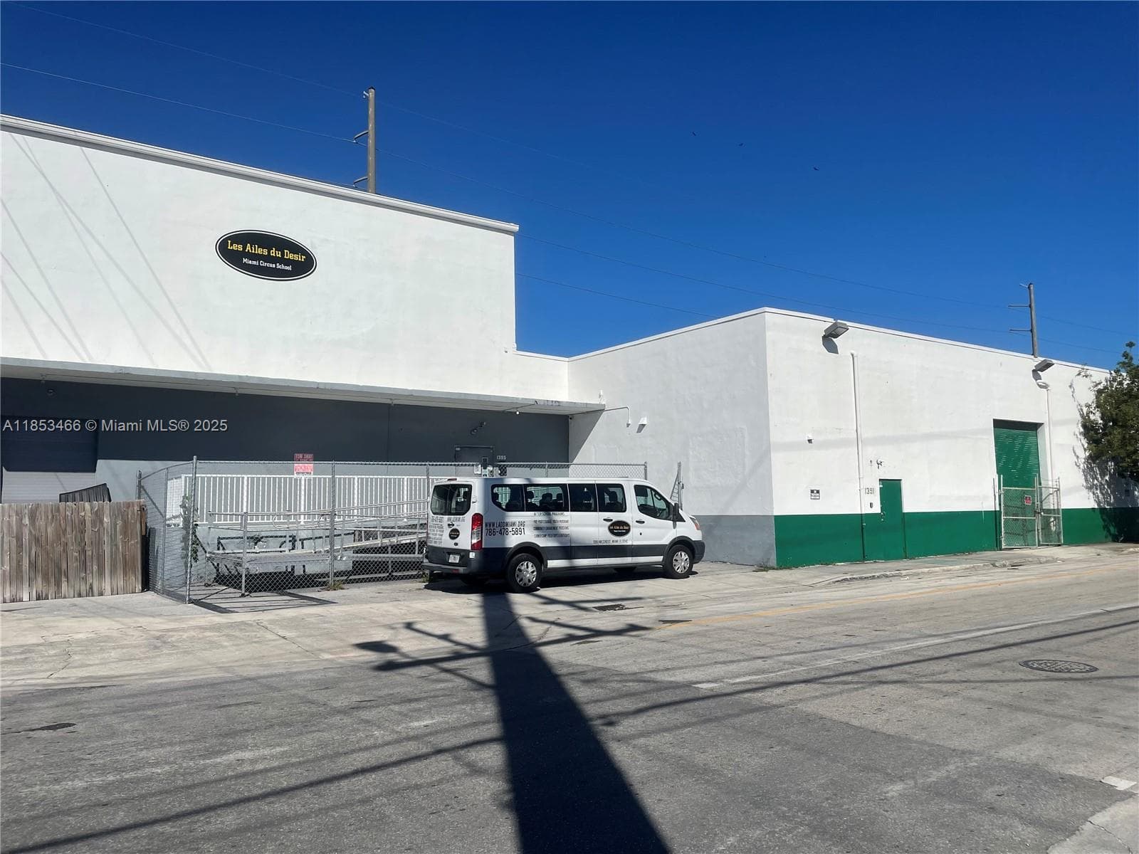 1395 NW 22nd St, Miami, FL 33142 — zdjęcie 3