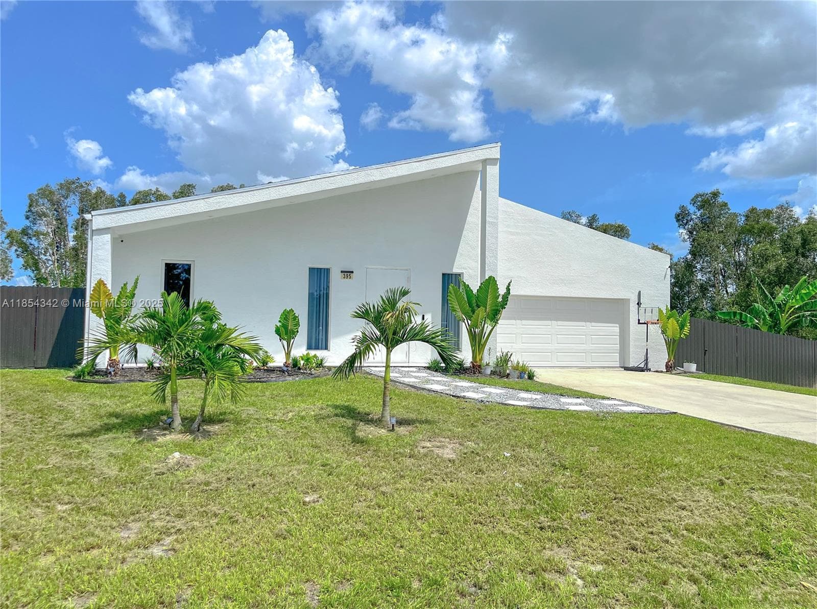 395 Pace Avenue, Lehigh Acres, FL 33974 — zdjęcie 5
