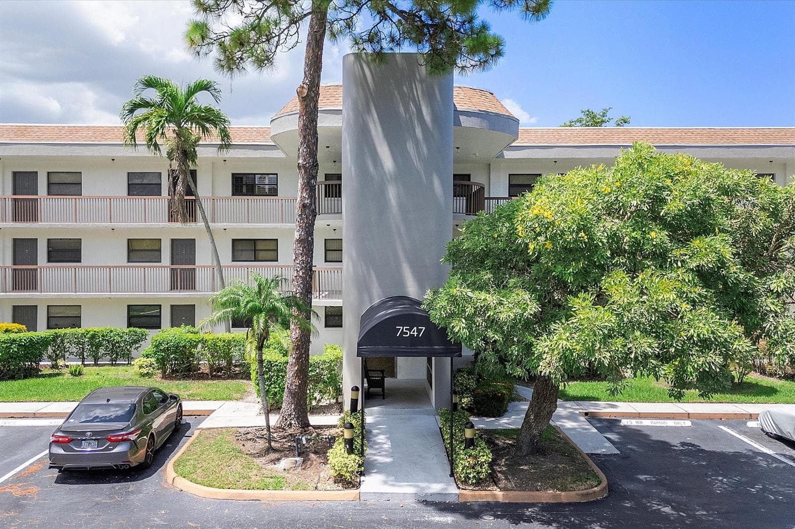 7547 NW 79th Avenue # 111, Tamarac, FL 33321 — zdjęcie 2