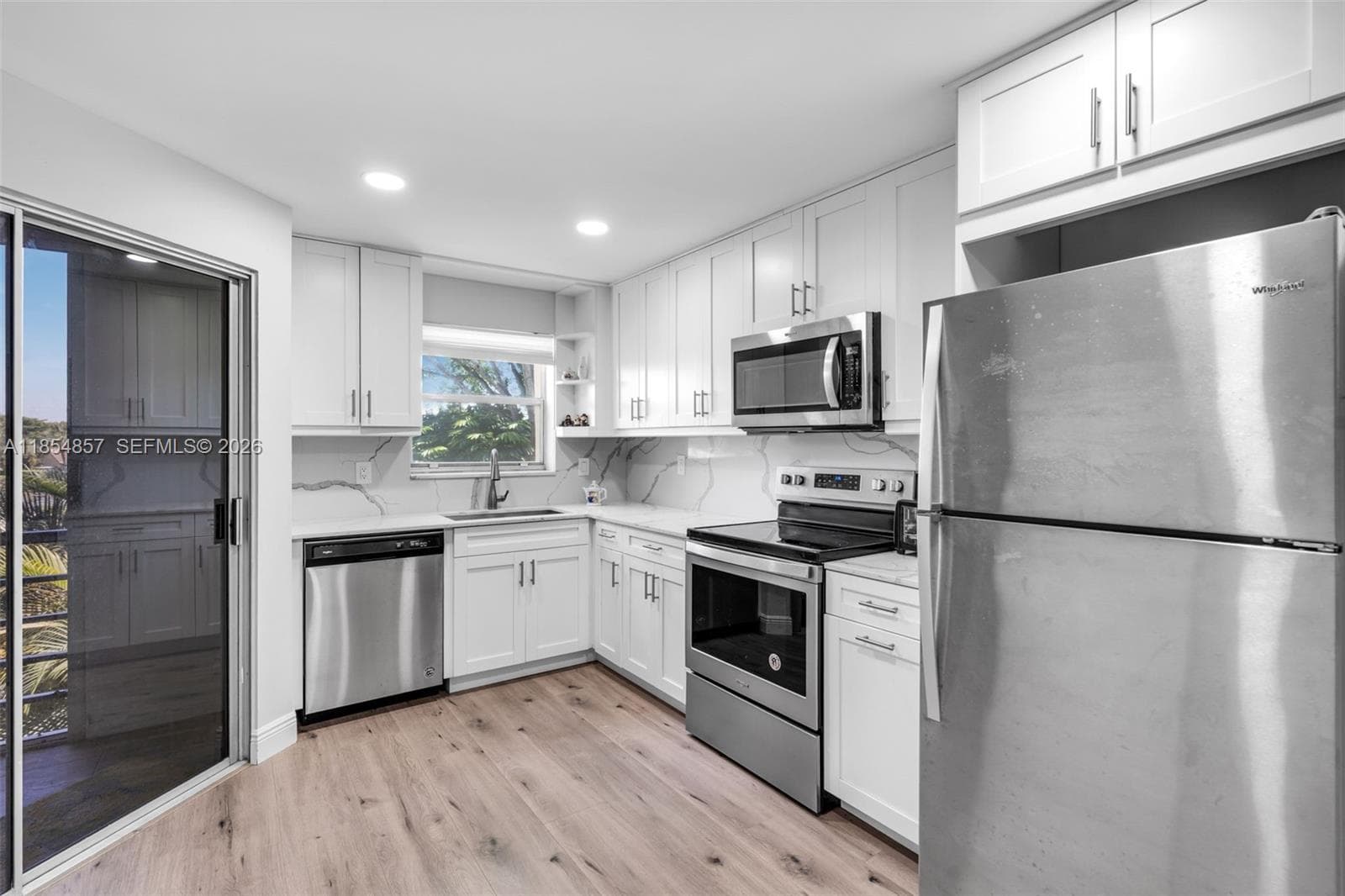 3524 Via Poinciana # 302, Lake Worth, FL 33467
