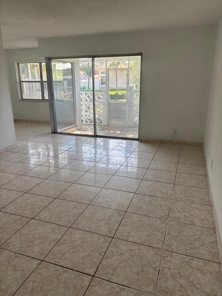 2075 NW 46th Avenue # I102, Lauderhill, FL 33313 — zdjęcie 2