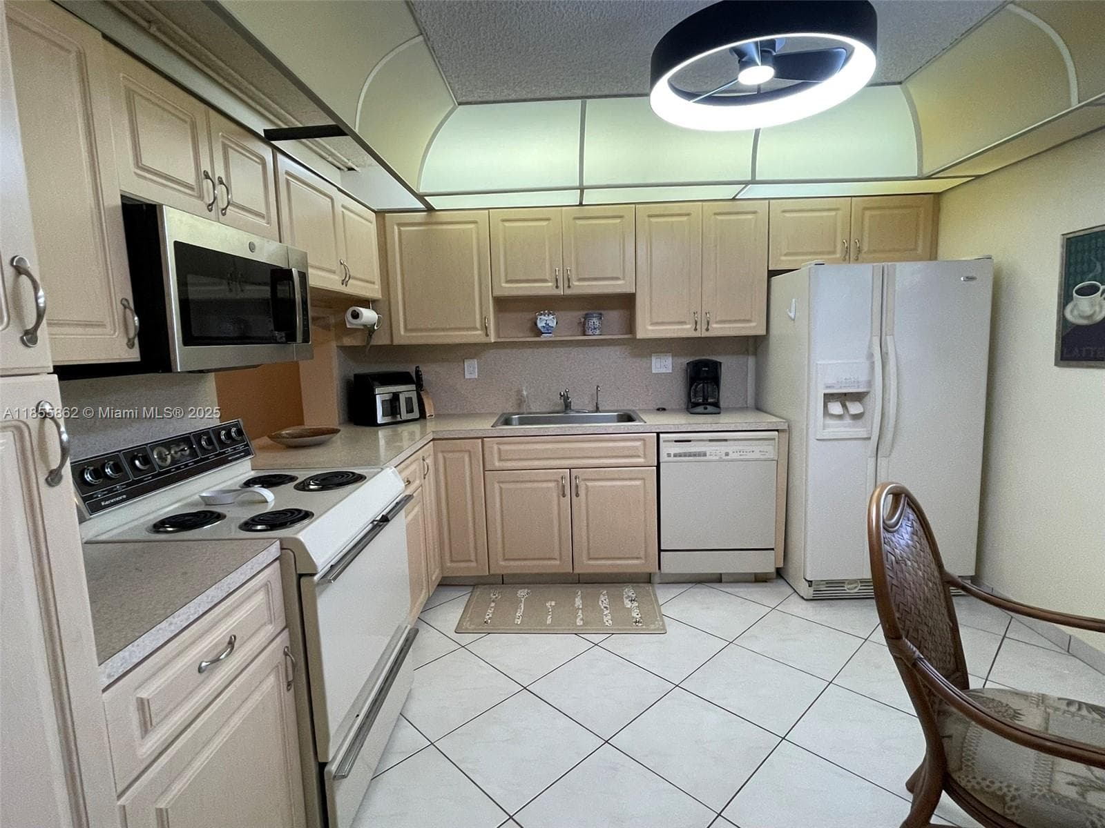 4975 E Sabal Palm Blvd # 208, Tamarac, FL 33319