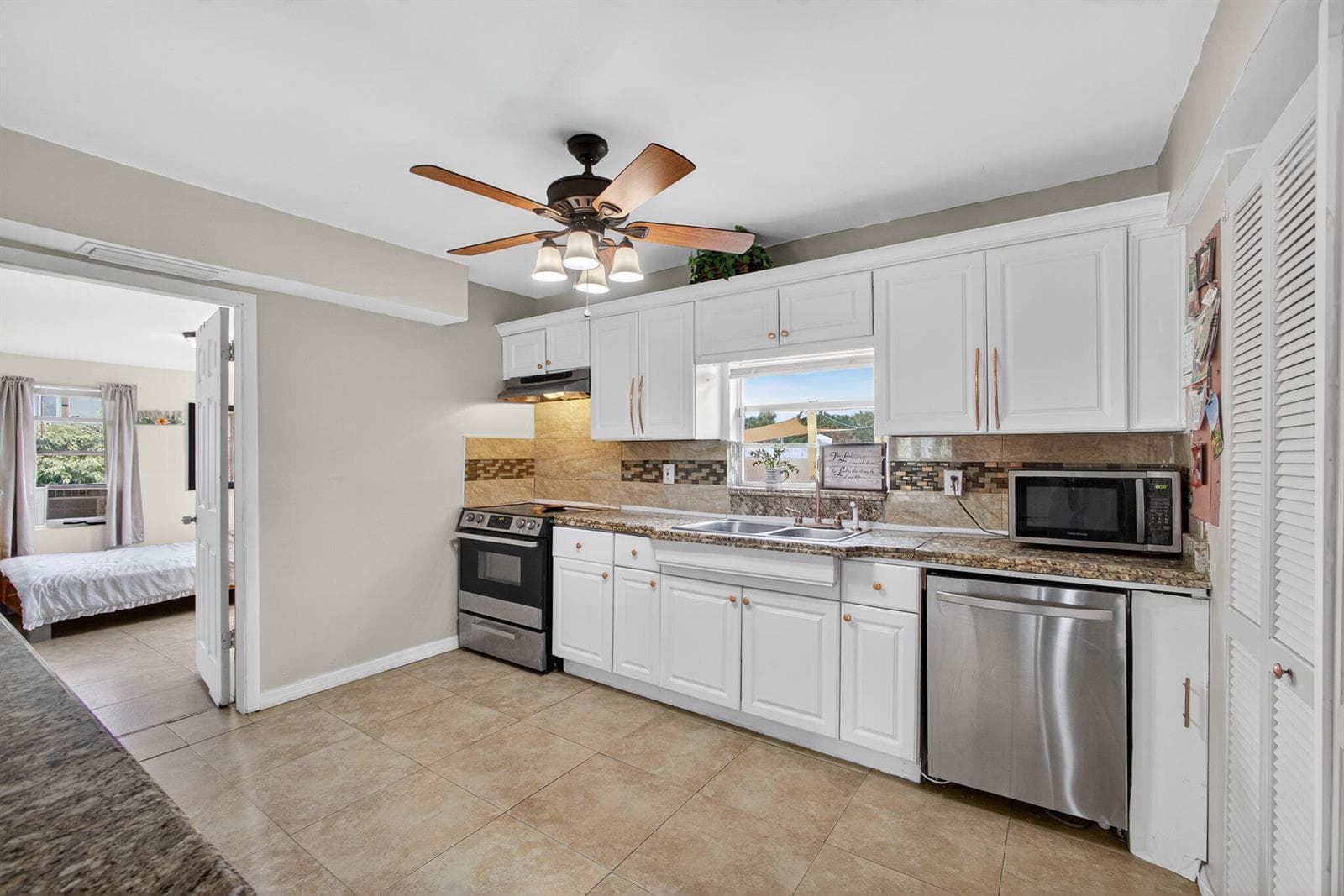 1136 W 7th Street, Riviera Beach, FL 33404 — zdjęcie 3