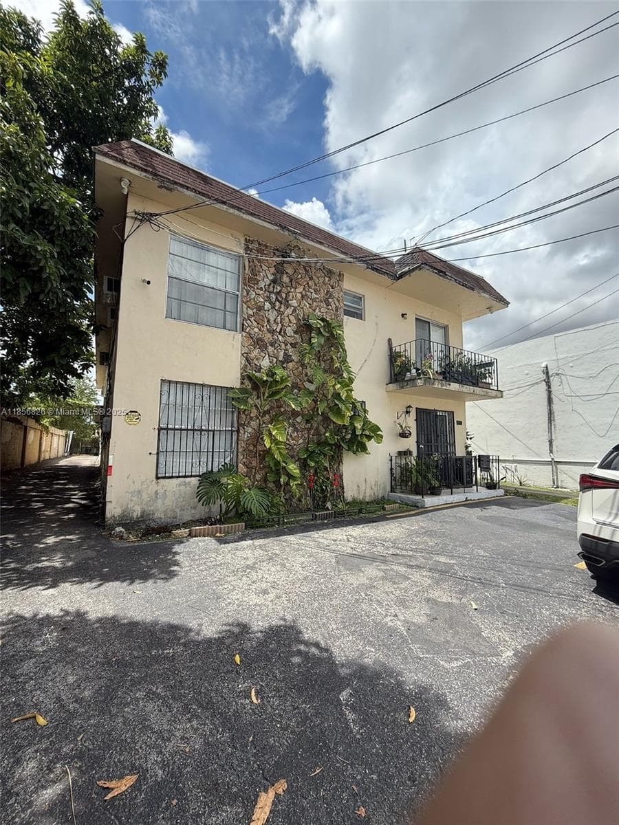 1520 SW 1st St, Miami, FL 33135 — zdjęcie 2
