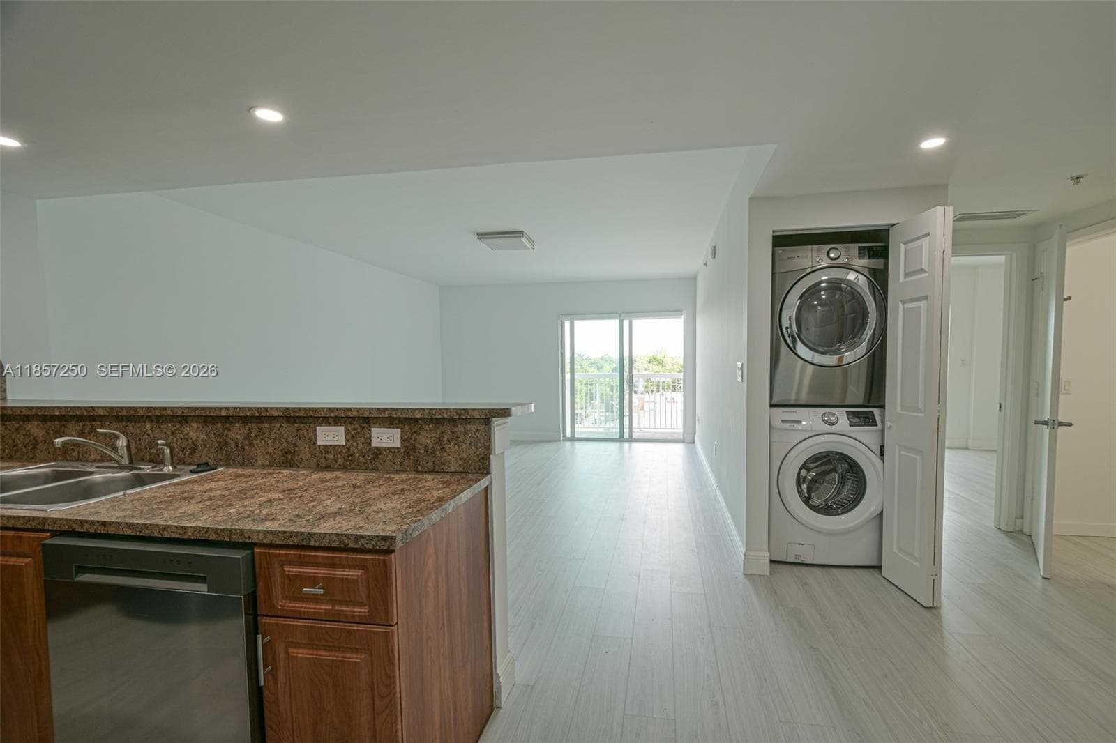 2740 SW 28th Ter # 603, Miami, FL 33133 — zdjęcie 3
