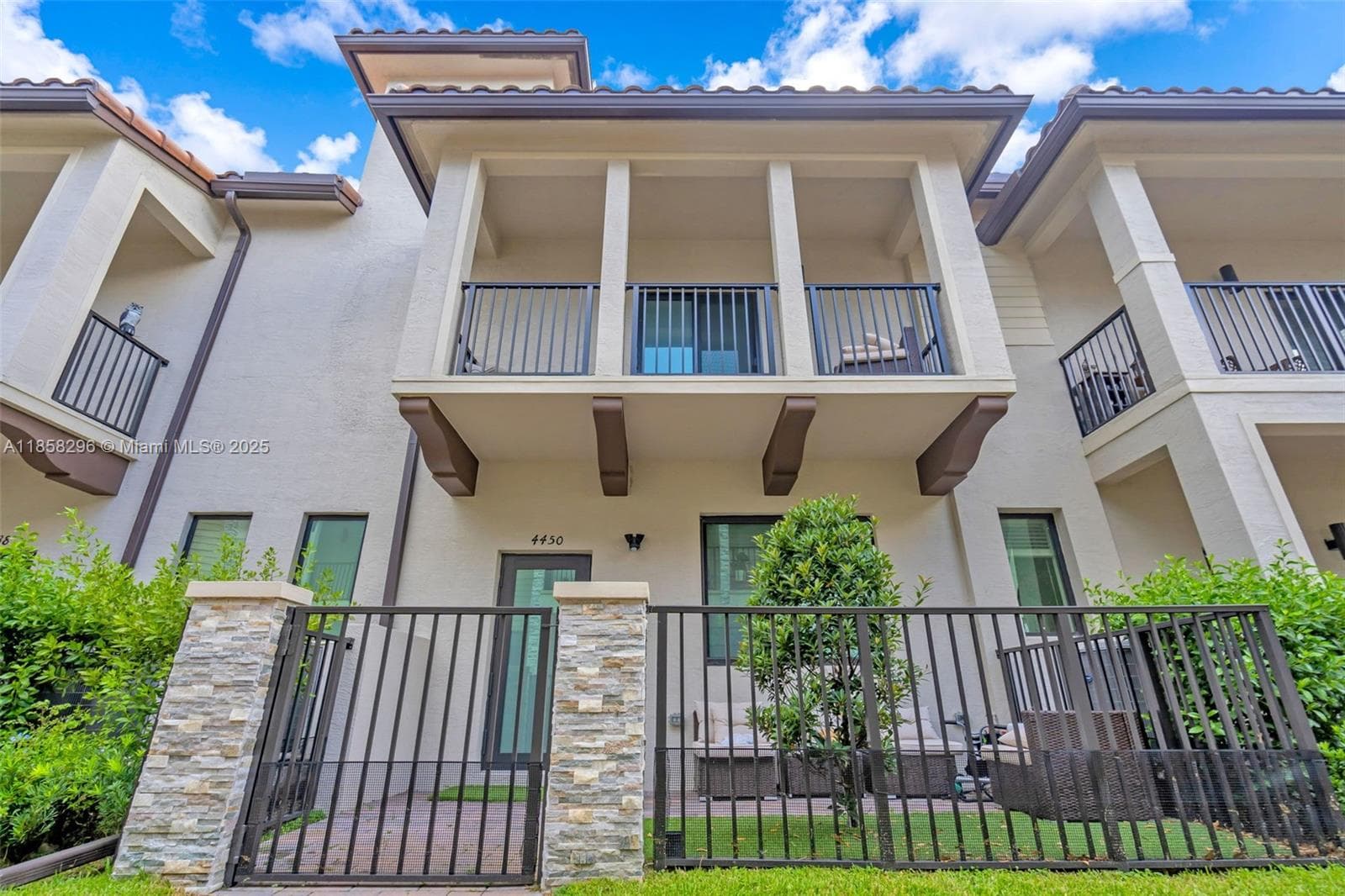 4450 NW 83rd Pkwy # ., Doral, FL 33166