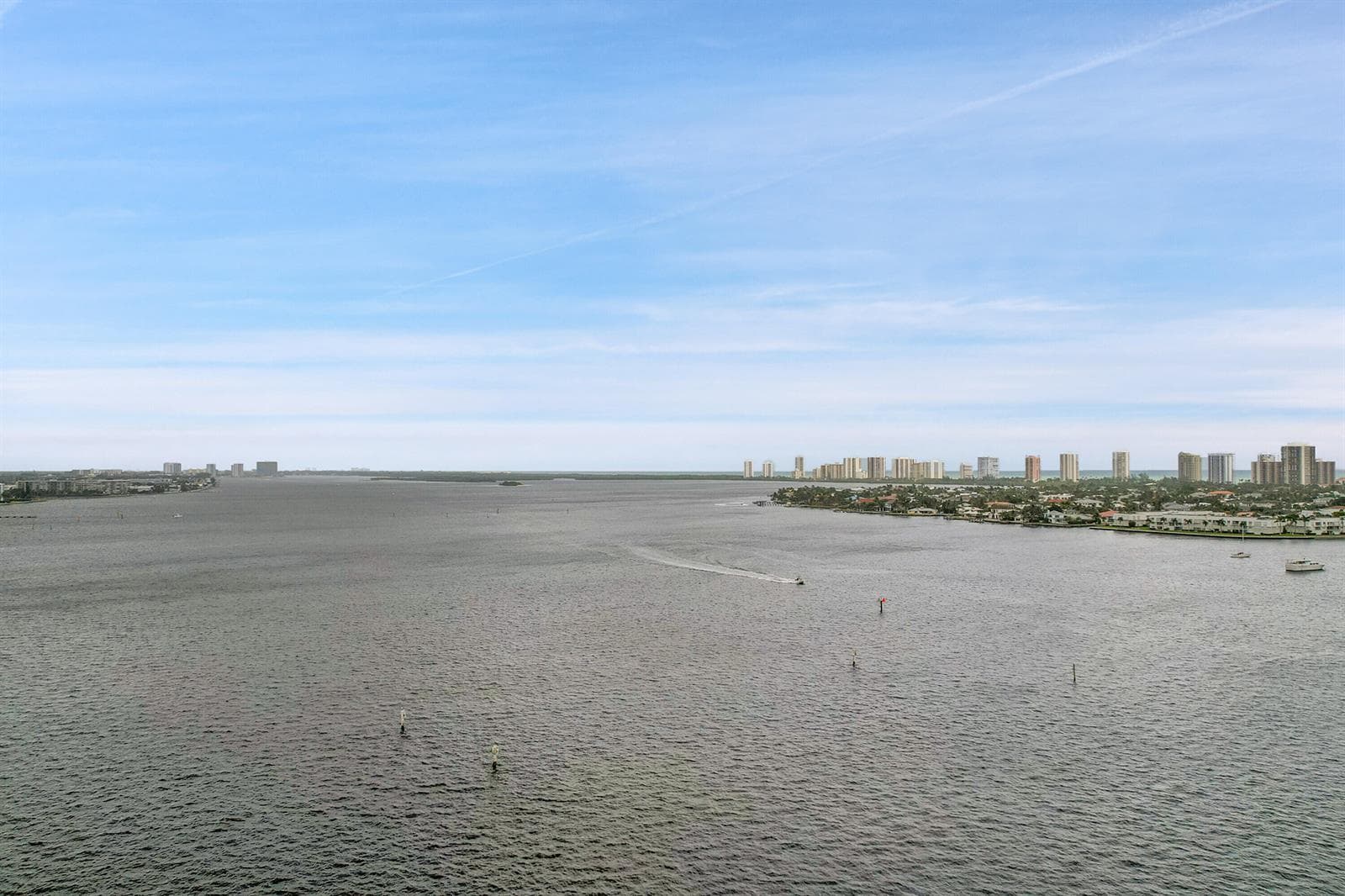 2640 Lake Shore Drive # 2011, Riviera Beach, FL 33404 — zdjęcie 3