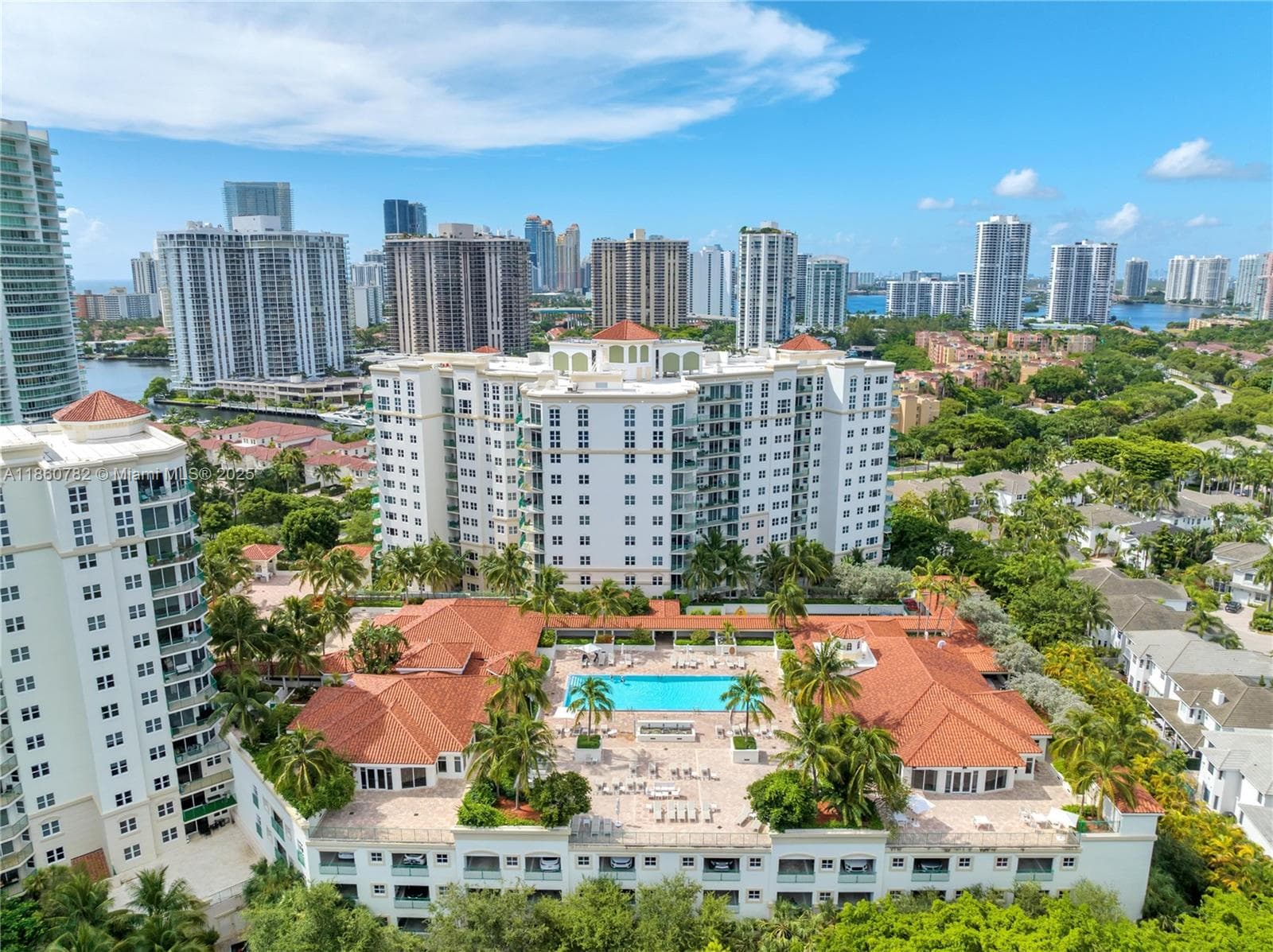 19900 E Country Club Dr # 308, Aventura, FL 33180