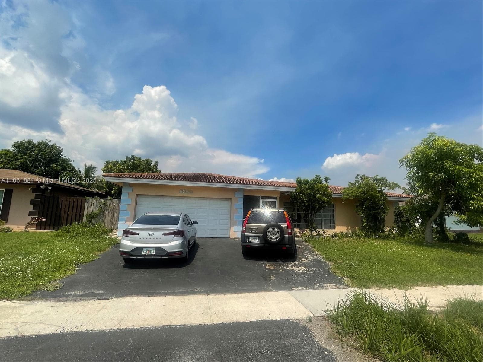 8203 NW 73rd Ter, Tamarac, FL 33321 — zdjęcie 2