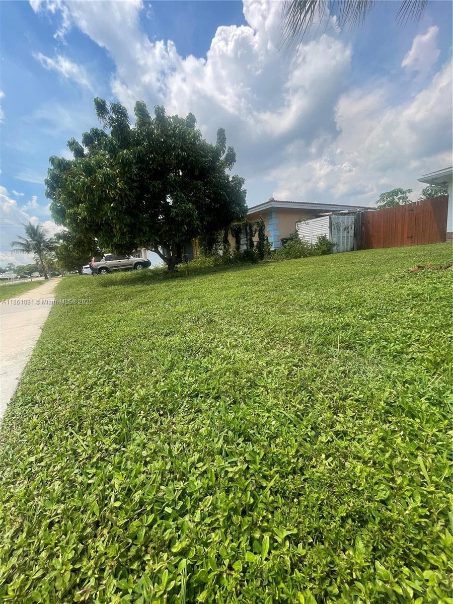 8203 NW 73rd Ter, Tamarac, FL 33321 — zdjęcie 5